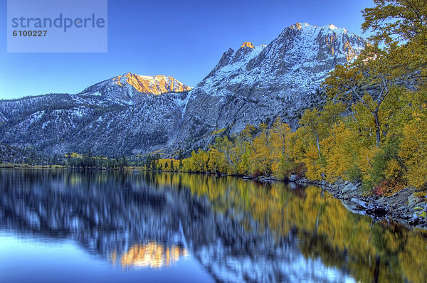 Farbaufnahme  Farbe  See  Silber  bedecken  Kalifornien  Linie  Schnee