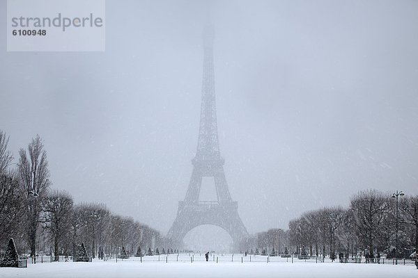 Eiffelturm  Schnee