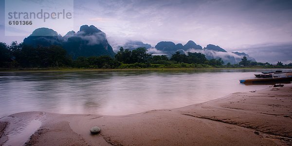 Berg  bedecken  Dunst  Fluss  Asien  Laos