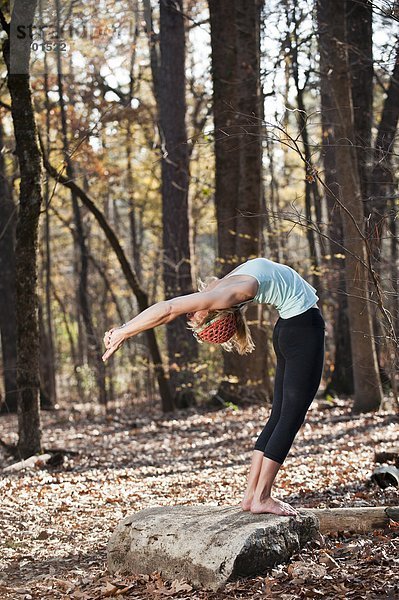 Frau  Tischset  Yoga  Außenaufnahme  Pose