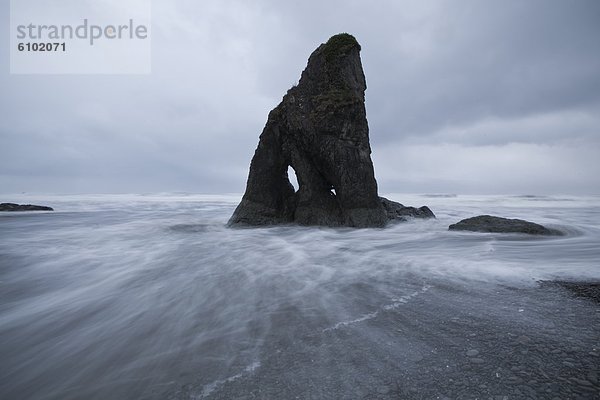 Stapel  Bewegung  Strand  klein  Wasserwelle  Welle  Meer  Rubin  04 Umgebung  Olympic Nationalpark  Felssäule