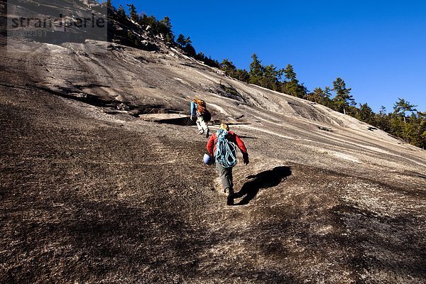 Bergsteiger  hoch  oben  tragen  Seil  Tau  weiß  wandern  2  Menschlicher Rücken  Menschliche Rücken  New Hampshire