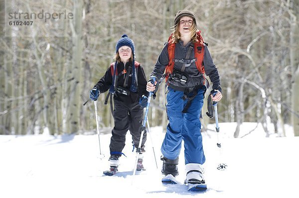 Bruder  wandern  unbewohnte  entlegene Gegend  2  Kalifornien