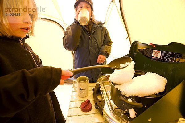 Wasser  Bruder  schmelzen  unbewohnte  entlegene Gegend  2  Kalifornien  Schnee