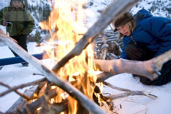 Lagerfeuer  Bruder  unbewohnte  entlegene Gegend  2  Start  Kalifornien