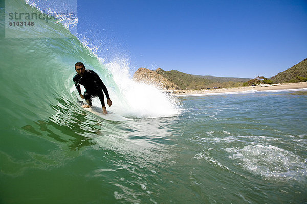 hocken - Mensch fahren groß großes großer große großen mitfahren Wellenreiten surfen