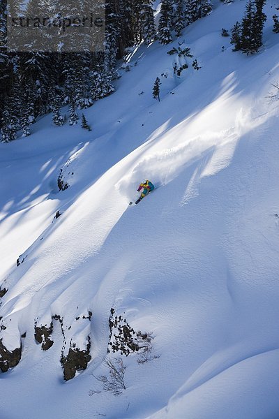 Berg  Mann  Skisport  Urlaub  Pulverschnee  Ski  Gesichtspuder  Kalifornien  Schnee