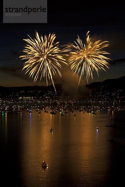 Fischereihafen  Fischerhafen  Sommer  Ignoranz  Feuerwerk  Show  Vancouver