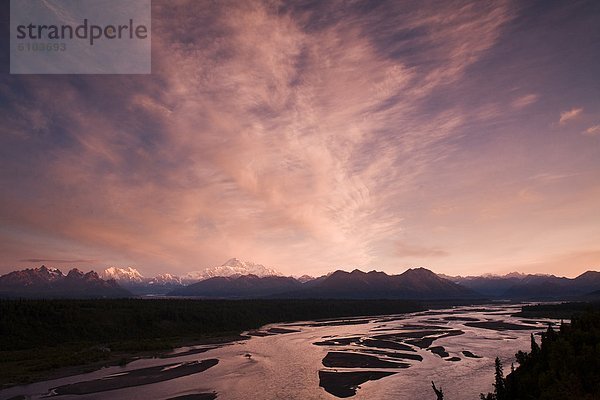 Tag  Wolke  Sonnenuntergang  Ignoranz  Fluss  lang  langes  langer  lange  Ansicht  Denali Nationalpark  Mount McKinley  Susitna Flats State Game Refuge