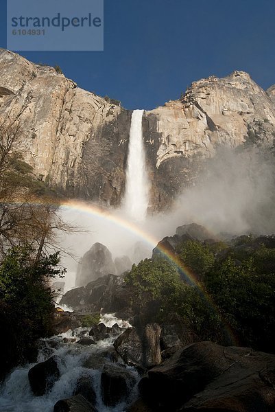 Dunst  Yosemite Nationalpark  Kalifornien  Regenbogen