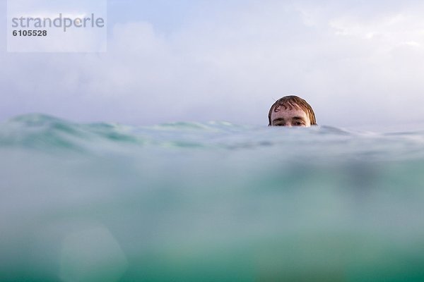 Mann  Felsen  Ansicht  Trennung  schwimmen  zeigen  Hawaii  North Shore  Oahu