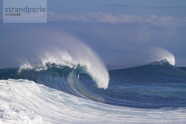 Wand  zerbrechen brechen  bricht  brechend  zerbrechend  zerbricht  Hawaii  Wasserwelle  Welle
