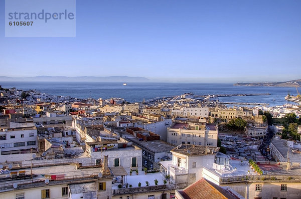 Dach Großstadt Ansicht hinaussehen Tanger Mittelmeer Marokko
