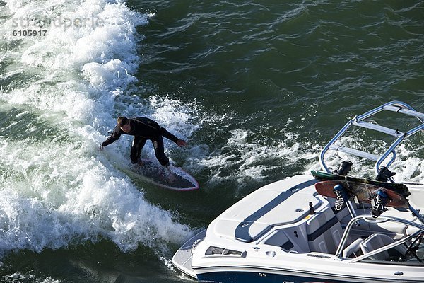 Wakeboarding  Wake boarding  hinter  Mann  Fröhlichkeit  Athlet  Boot  Windsurfing  surfen  Idaho  Kielwasser