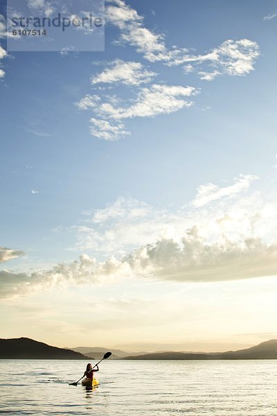 Frau  Fröhlichkeit  Sonnenuntergang  Athlet  See  Kajak  Idaho