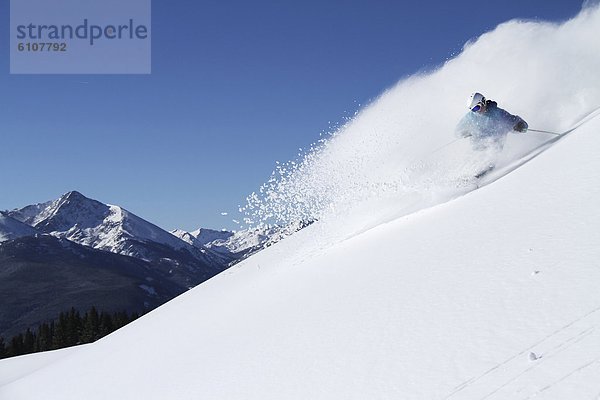 Skifahrer  Tag  Frische  drehen  Athlet  Gesichtspuder  Sonnenlicht  Colorado