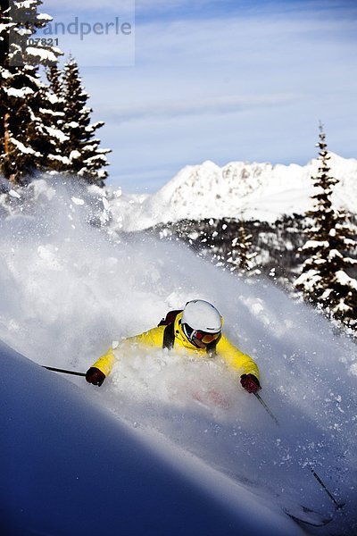 Skifahrer  Tag  Frische  drehen  Athlet  Gesichtspuder  unbewohnte  entlegene Gegend  Sonnenlicht  Colorado