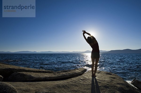 Frau  Sommer  Silhouette  strecken  See  Nevada  Boulder  Granit