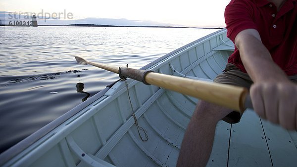 Fischereihafen  Fischerhafen  nahe  Mann  Sonnenuntergang  Küste  jung  vorwärts  Schlauchboot  Reihe  Maine