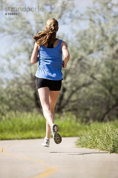 Frau  Tag  Wärme  folgen  rennen  Athlet  Sonnenlicht  vorwärts