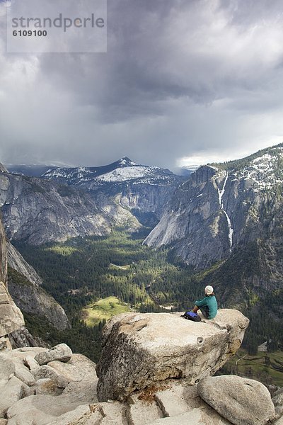 Frau  folgen  wandern  Kalifornien  jung  Yosemite Nationalpark