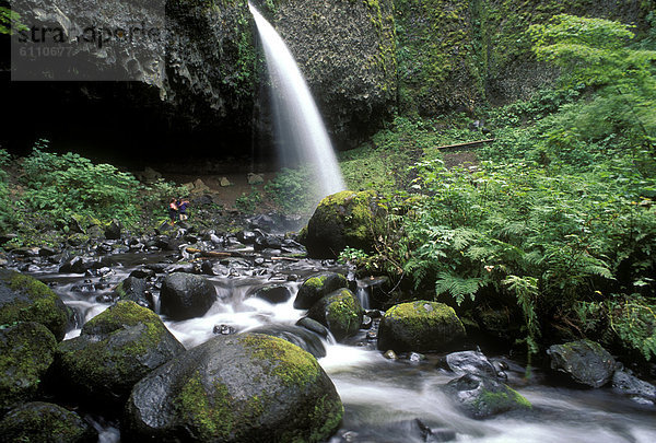 wandern  Wasserfall  unterhalb