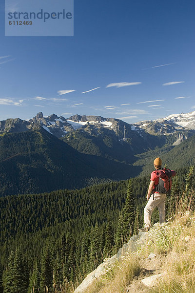 Mann  wandern  jung  Berg  Mount Rainier Nationalpark