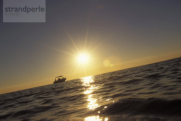 Sonnenuntergang  Boot  angeln  Salzwasser