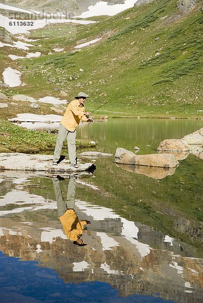 Mann  Berg  See  angeln