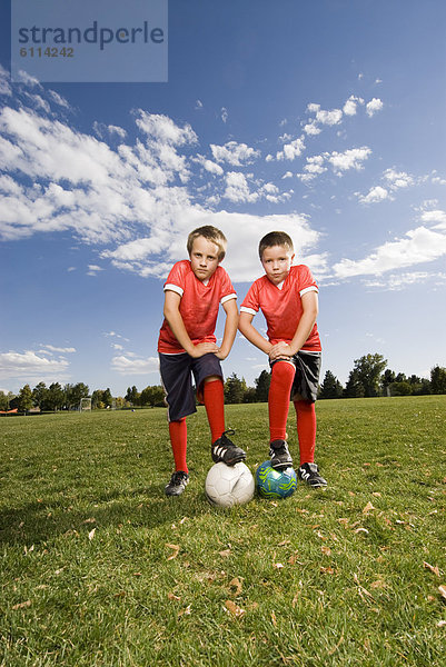 Fotografie  Junge - Person  2  Festung  Fußball  Colorado  spielen  Pose