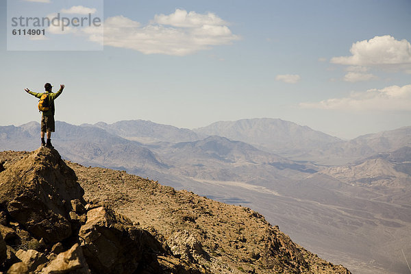 Nationalpark Mann Berggipfel Gipfel Spitze Spitzen Death Valley Nationalpark