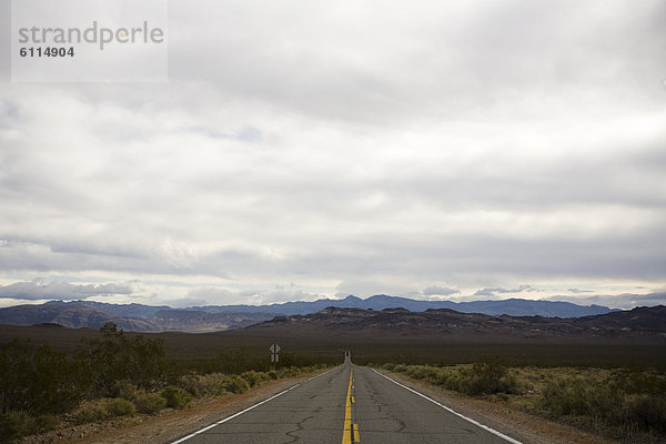 entfernt Nationalpark Fernverkehrsstraße gerade Death Valley Nationalpark Kalifornien