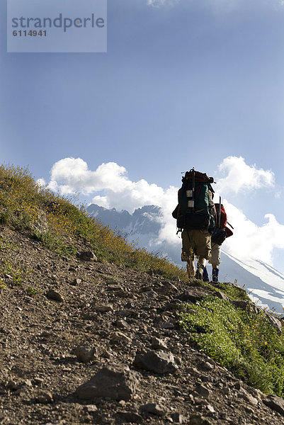 nahe  folgen  Berg  See  2  Backpacker  Argentinien  Grenze  Chile