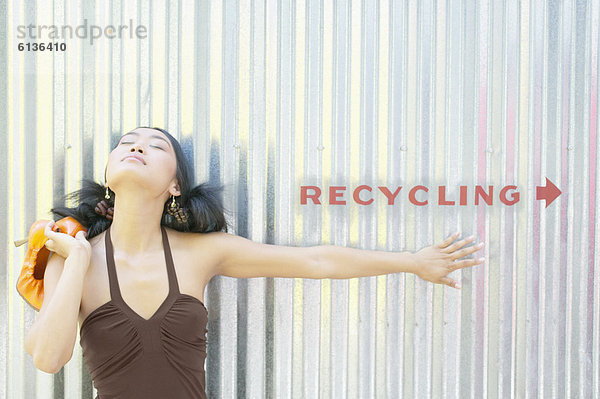 stehend  Frau  Recycling  Zeichen  jung  Signal
