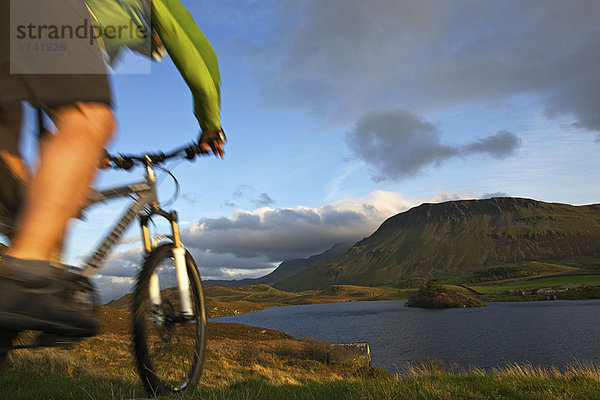 Verschwommene Sicht auf Mountainbiker