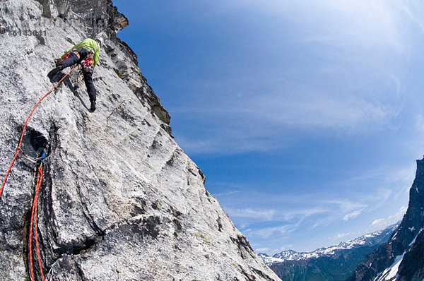 Kletterer auf Felswand  Mount Berge  Cascade Range  Washington  USA