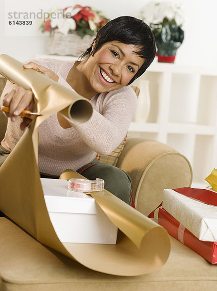 Geschenk  Portrait  Frau  Verpackung