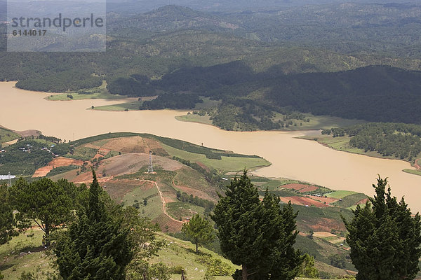 Landschaft am Berg Langbiang  Ausflugsziel zentrales Hochland bei Dalat  Vietnam  Asien