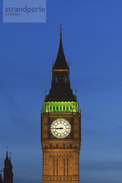 Turmuhr Europa Großbritannien Gebäude London Hauptstadt Parlamentsgebäude Palast Schloß Schlösser Westminster Big Ben England bei Nacht
