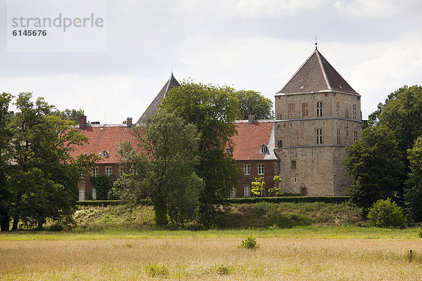 Wasserschloss Rheda  Rheda-Wiedenbrück  Münsterland  Nordrhein-Westfalen  Deutschland  Europa  ÖffentlicherGrund