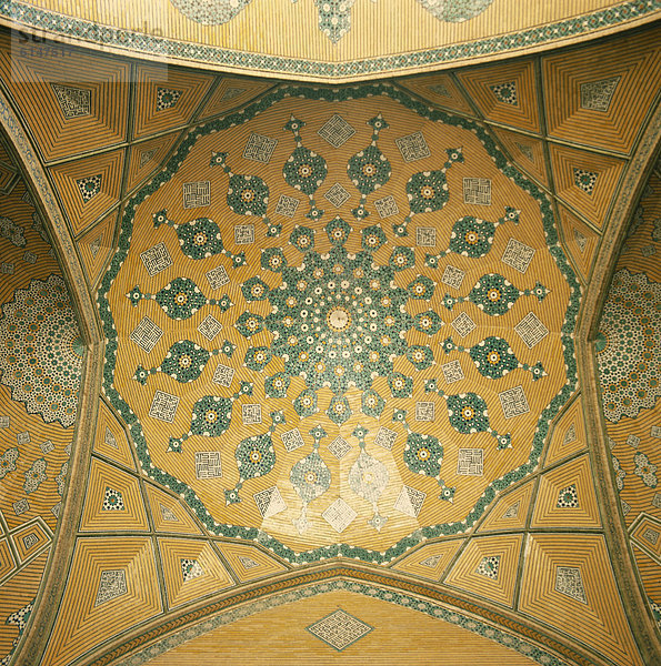 Kuppel  Detail  Details  Ausschnitt  Ausschnitte  Hochschule  Naher Osten  Kuppelgewölbe  Iran  Isfahan