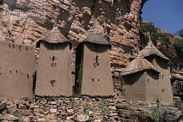 Korn speichert in Irelli Dorf  Bandiagara Escarpment  Dogon Area  UNESCO Weltkulturerbe  Mali  Westafrika  Afrika