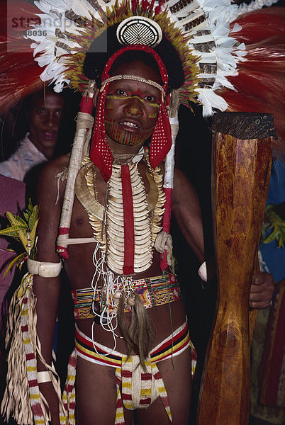 Portrait  Dekoration  Gesang  Gesichtsausdruck  Gesichtsausdrücke  Ausdruck  Ausdrücke  Mimik  Pazifikinsel  Guinea  neu