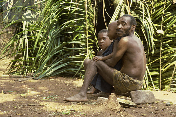 Mann  Junge - Person  2  jung  Afrika