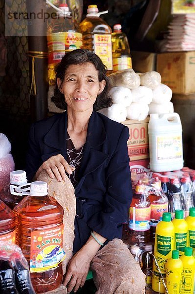 Trader bei den Dong Ba Markt  Hue  Vietnam  Indochina  Südostasien  Asien