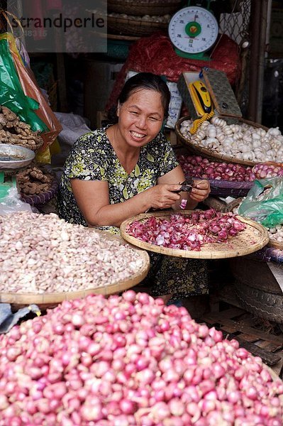 Blumenmarkt  halten  verkaufen  Knoblauch  Südostasien  Vietnam  Asien  Markt