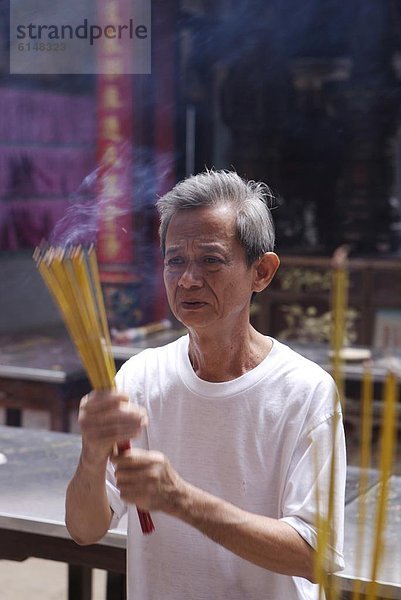 Mann  Angebot  Produktion  fünfstöckig  Buddhismus  Südostasien  Vietnam  Asien