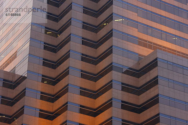 Fassade der Petronas Towers  Abendlicht  Kuala Lumpur  Malaysia  Südostasien  Asien