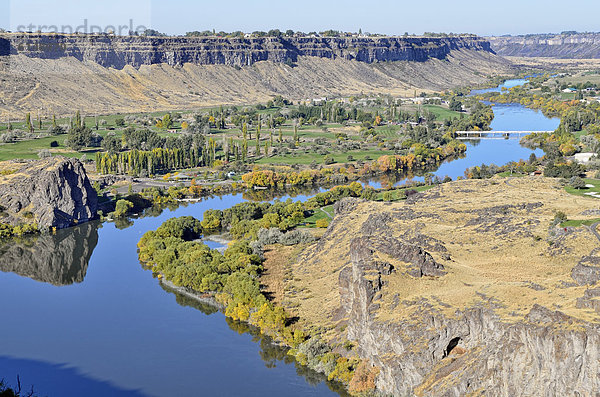 Snake River  Flussbett mit Basaltklippen  Twin Falls  Idaho  USA  ÖffentlicherGrund