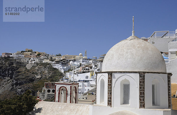 Kirche  weißer Kuppelbau  Oia  Santorin  Griechenland  Europa  ÖffentlicherGrund